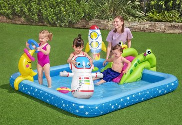 בריכת פעילות BESTWAY, בעיצוב מרכז החלל, הכוללת מגלשה, מתז מים, בריכת שכשוך ומשחקים מתנפחים, דגם 53126 בריכת פעילות BESTWAY, בעיצוב מרכז החלל, הכוללת מגלשה, מתז מים, בריכת שכשוך ומשחקים מתנפחים, דגם 53126