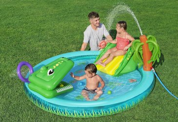 בריכת פעילות BESTWAY, בעיצוב קרוקודיל מתוק, הכוללת מגלשה, מתז מים, בריכת שכשוך ומשחקי כדור, דגם 53166 בריכת פעילות BESTWAY, בעיצוב קרוקודיל מתוק, הכוללת מגלשה, מתז מים, בריכת שכשוך ומשחקי כדור, דגם 53166