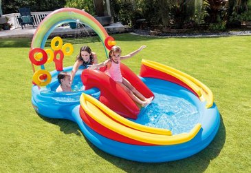 בריכת פעילות INTEX בעיצוב קשת צבעונית, הכוללת 2 בריכות, מגלשה, מתז מים ומשחקי כדור, דגם 57453 בריכת פעילות INTEX בעיצוב קשת צבעונית, הכוללת 2 בריכות, מגלשה, מתז מים ומשחקי כדור, דגם 57453