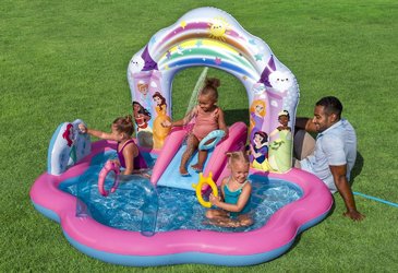 בריכת פעילות BESTWAY בעיצוב דיסני נסיכות, הכוללת מגלשה, קשת עם מתז מים, בריכת שכשוך, השחלת טבעות ומשחקי כדור, דגם 9103Y בריכת פעילות BESTWAY בעיצוב דיסני נסיכות, הכוללת מגלשה, קשת עם מתז מים, בריכת שכשוך, השחלת טבעות ומשחקי כדור, דגם 9103Y